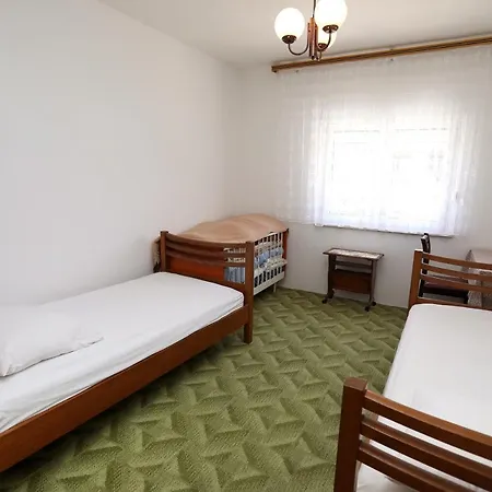 Guest house Apartman Knezo *