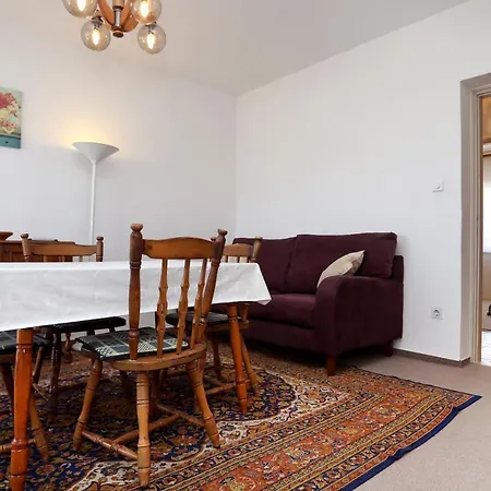 Apartman Knezo Guest house